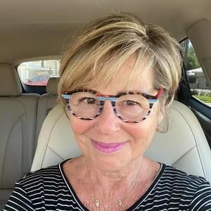 Meet your Posher, Leslie